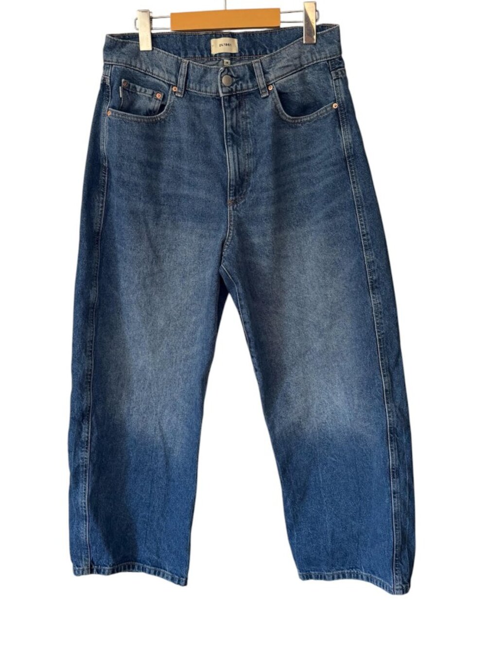 DL1961  Taylor Relaxed Barrel Denim Size 28
